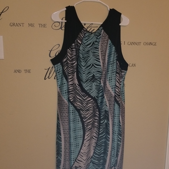 Avenue Dresses & Skirts - Dress Avenue Dresses & Skirts - Dress